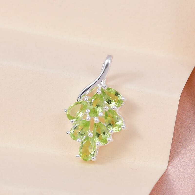 Peridot Pendant in Sterling Silver 1.65 ctw