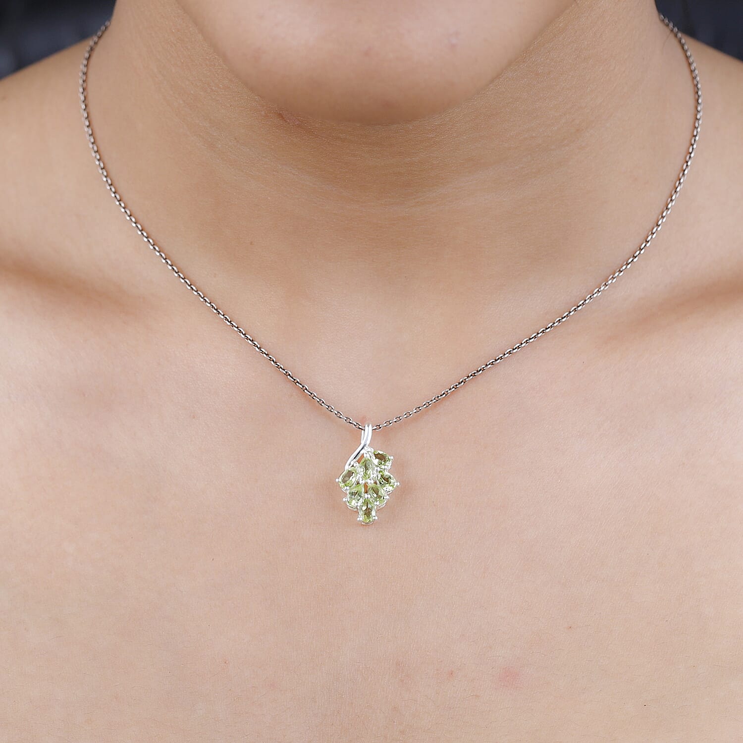 Peridot Pendant in Sterling Silver 1.65 ctw
