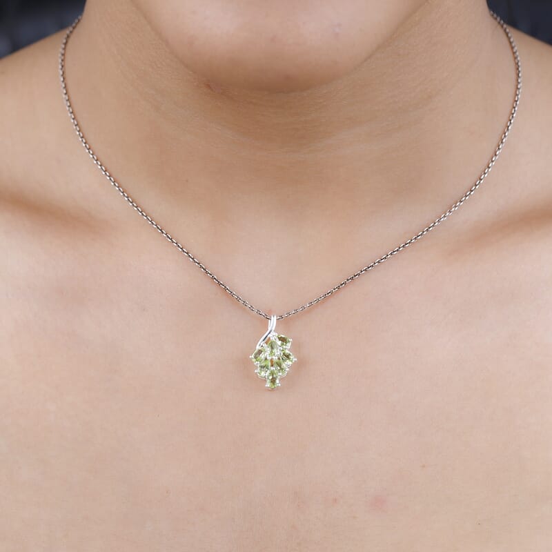 Peridot Pendant in Sterling Silver 1.65 ctw