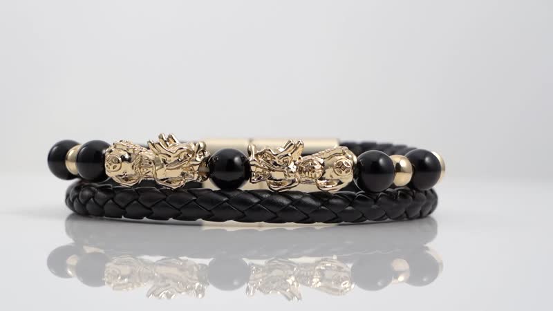 Black Obsidian Beaded and Faux Leather Feng Shui Pi-xiu Bracelet in Goldtone (8.50 In) 5.00 ctw