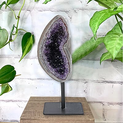 Amethyst with Stand -L (Approx 2755 ctw)