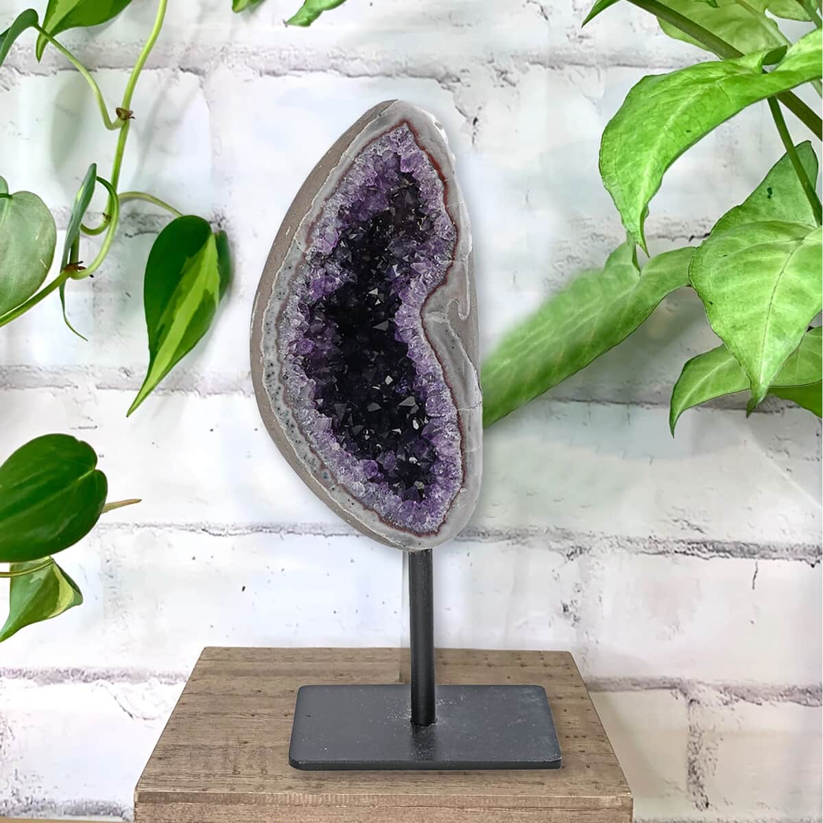 Amethyst with Stand -L (Approx 2755 ctw) image number 1