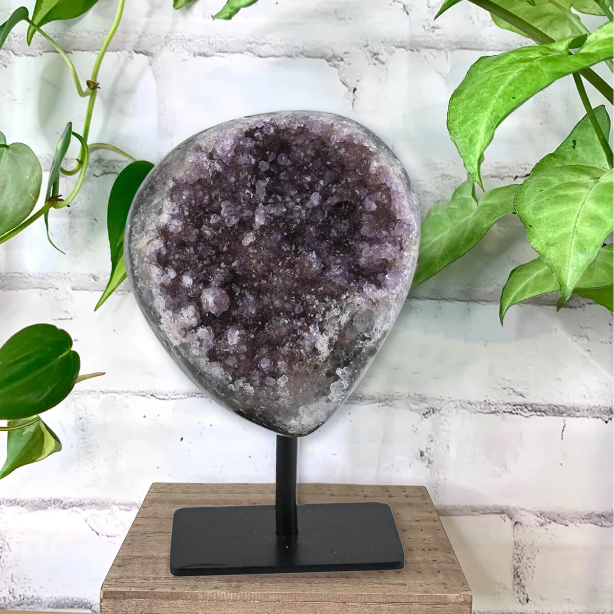 Amethyst with Stand -M (Approx 2705 ctw) image number 1