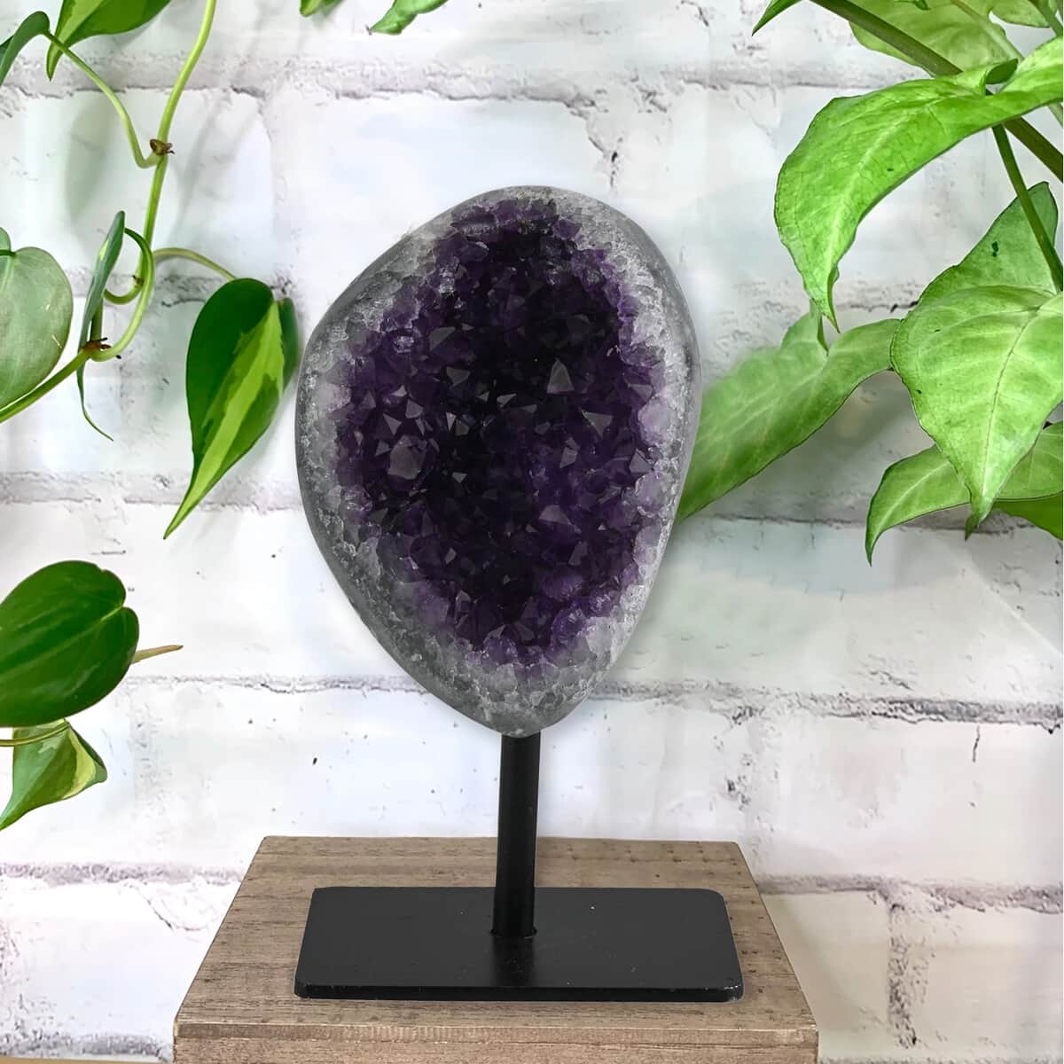 Amethyst with Stand -S (Approx 1765 ctw) image number 1