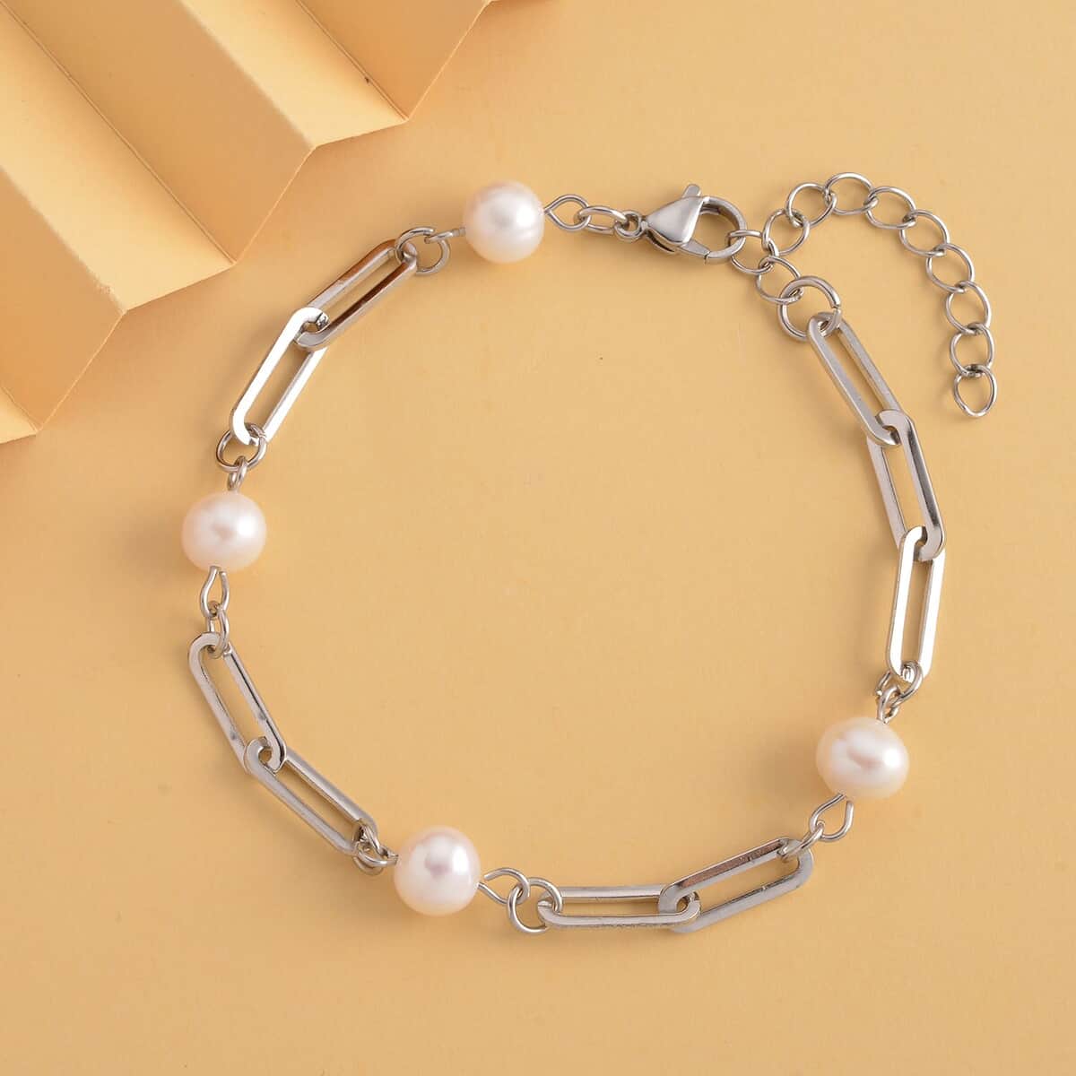 White Freshwater Pearl Paper Clip Chain Station Bracelet in Stainless Steel (7.50-9In) , Tarnish-Free, Waterproof, Sweat Proof Jewelry image number 1