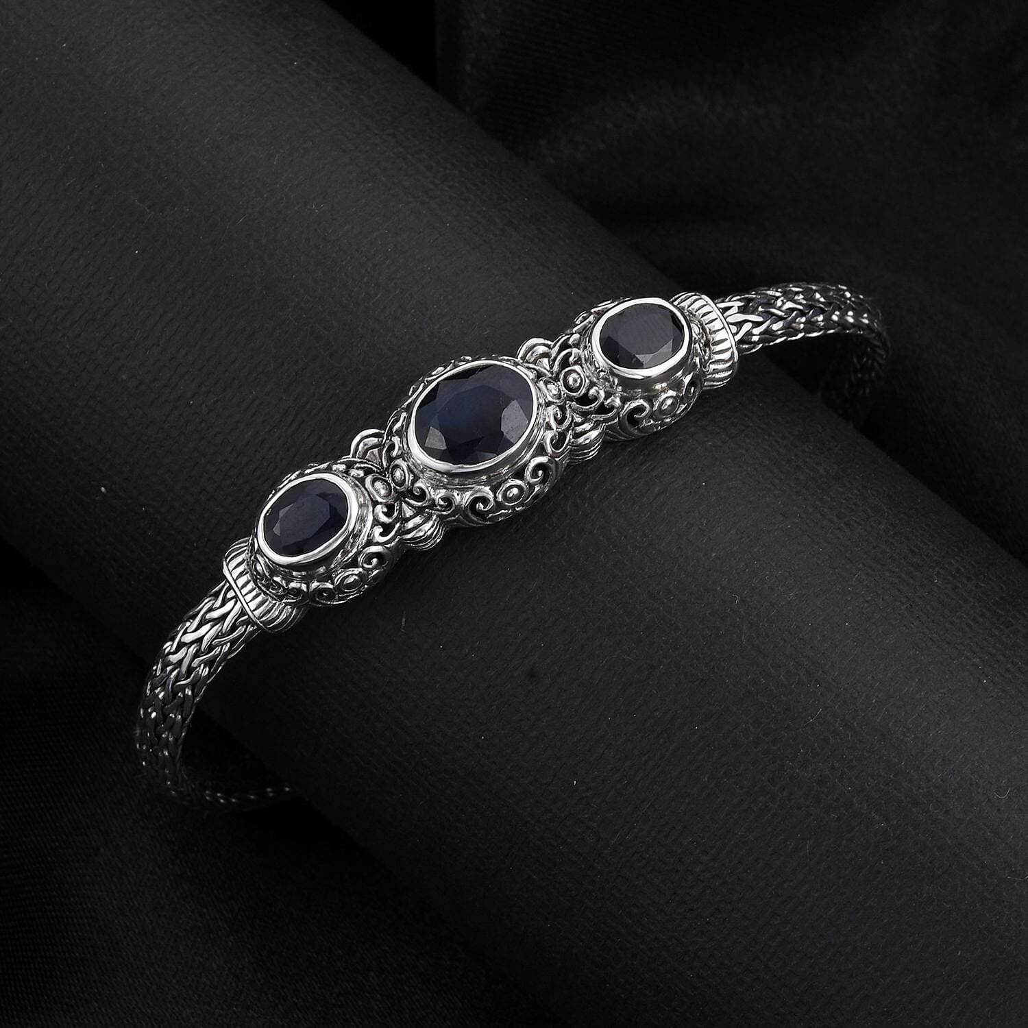 Madagascar Blue Sapphire - Product card gallery slide 2 (9431454155007)