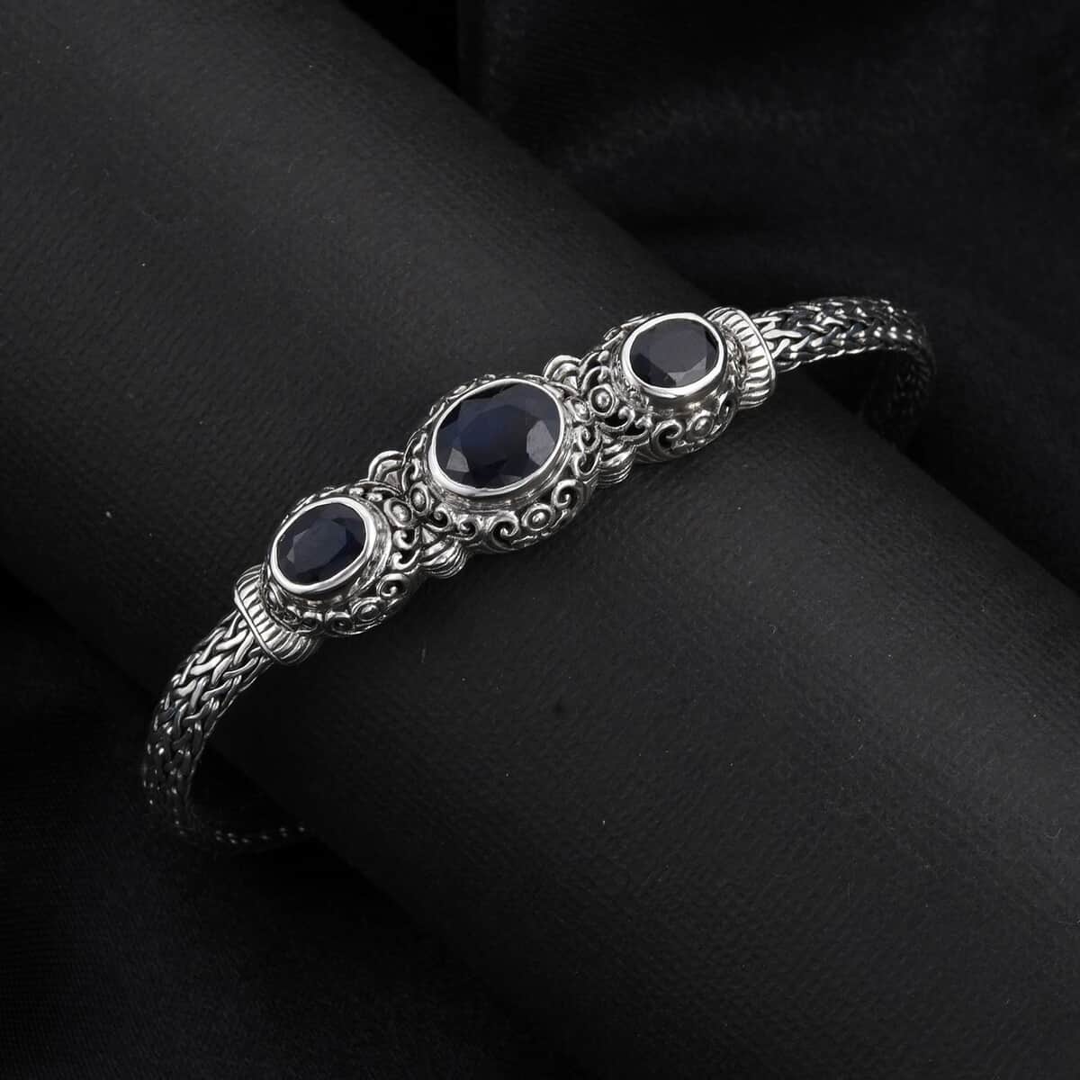 Bali Legacy Madagascar Blue Sapphire Bracelet, Three Stone Bracelet, Toggle Clasp Bracelet, Sterling Silver Bracelet, Fashion Bracelet (7.50 In) 6.50 ctw image number 1