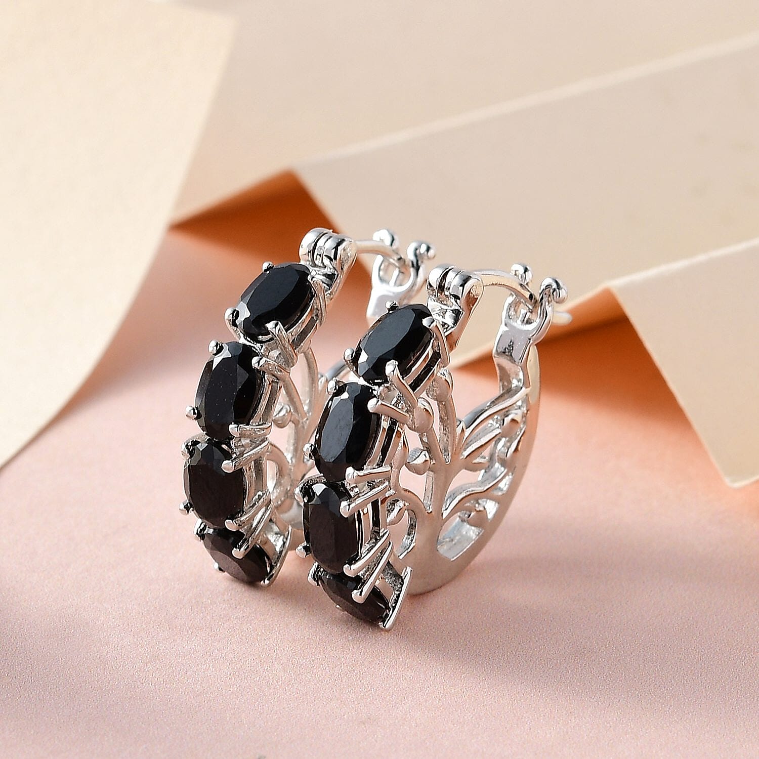 Thai Black Spinel - Product card gallery slide 2 (10144627163419)