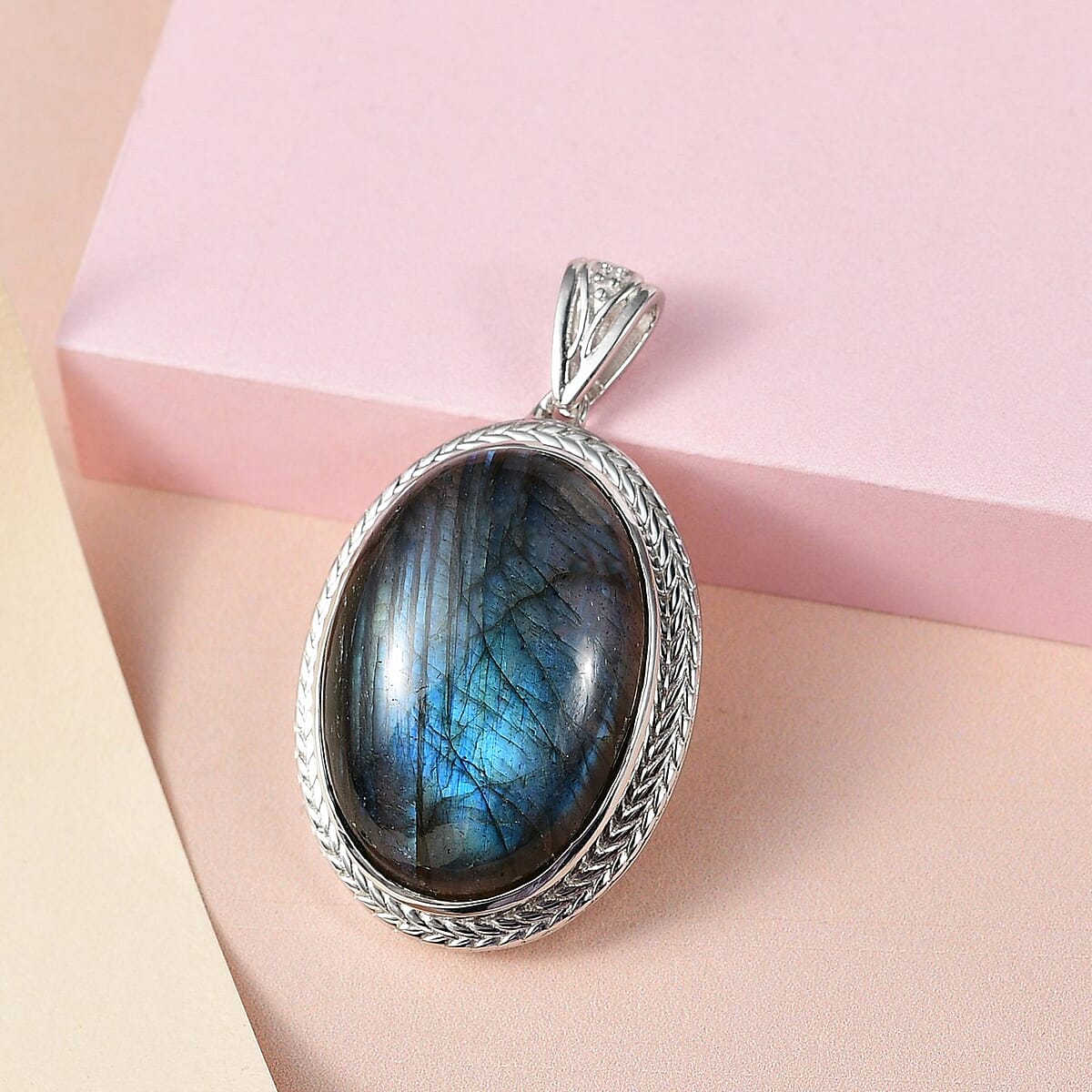 Buy Malagasy Labradorite Solitaire Pendant in Platinum Over Copper with