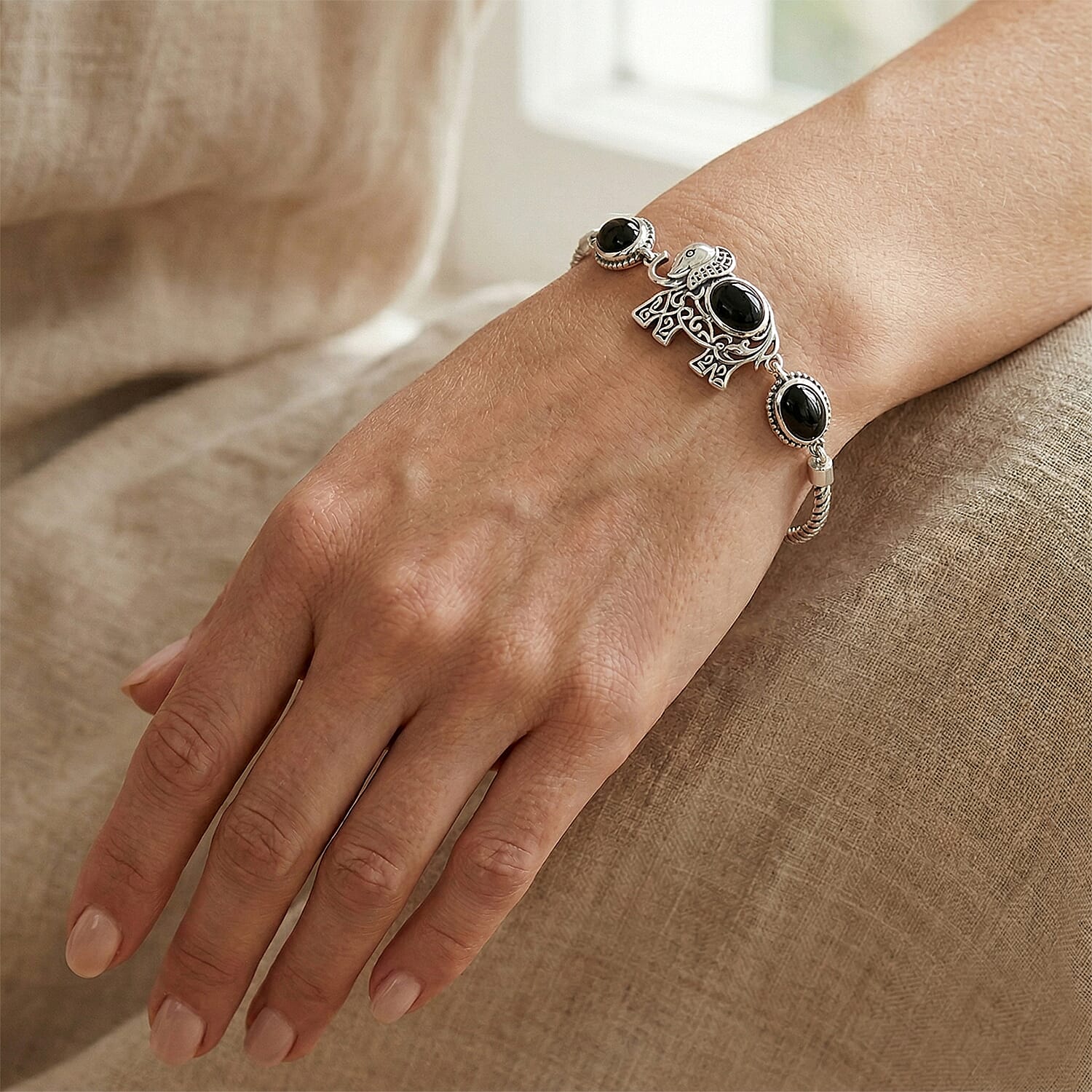 Thai Black Spinel 3.30 ctw Bracelet in Platinum Over Sterling Silver (7.50 In)