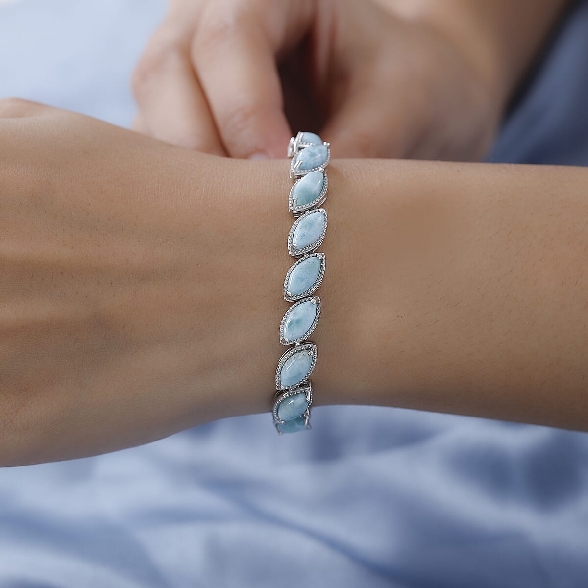 Larimar Tennis Bracelet in Platinum Over Sterling Silver (8.00 In) 27.75 ctw image number 2