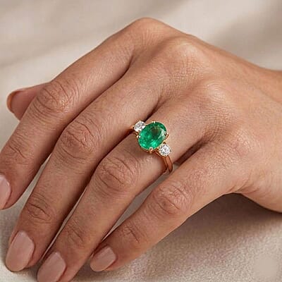 Certified & Appraised Luxoro AAA Boyaca Colombian Emerald and G-H I2 Diamond 1.10 ctw Ring in 14K Yellow Gold (Size 7.0)