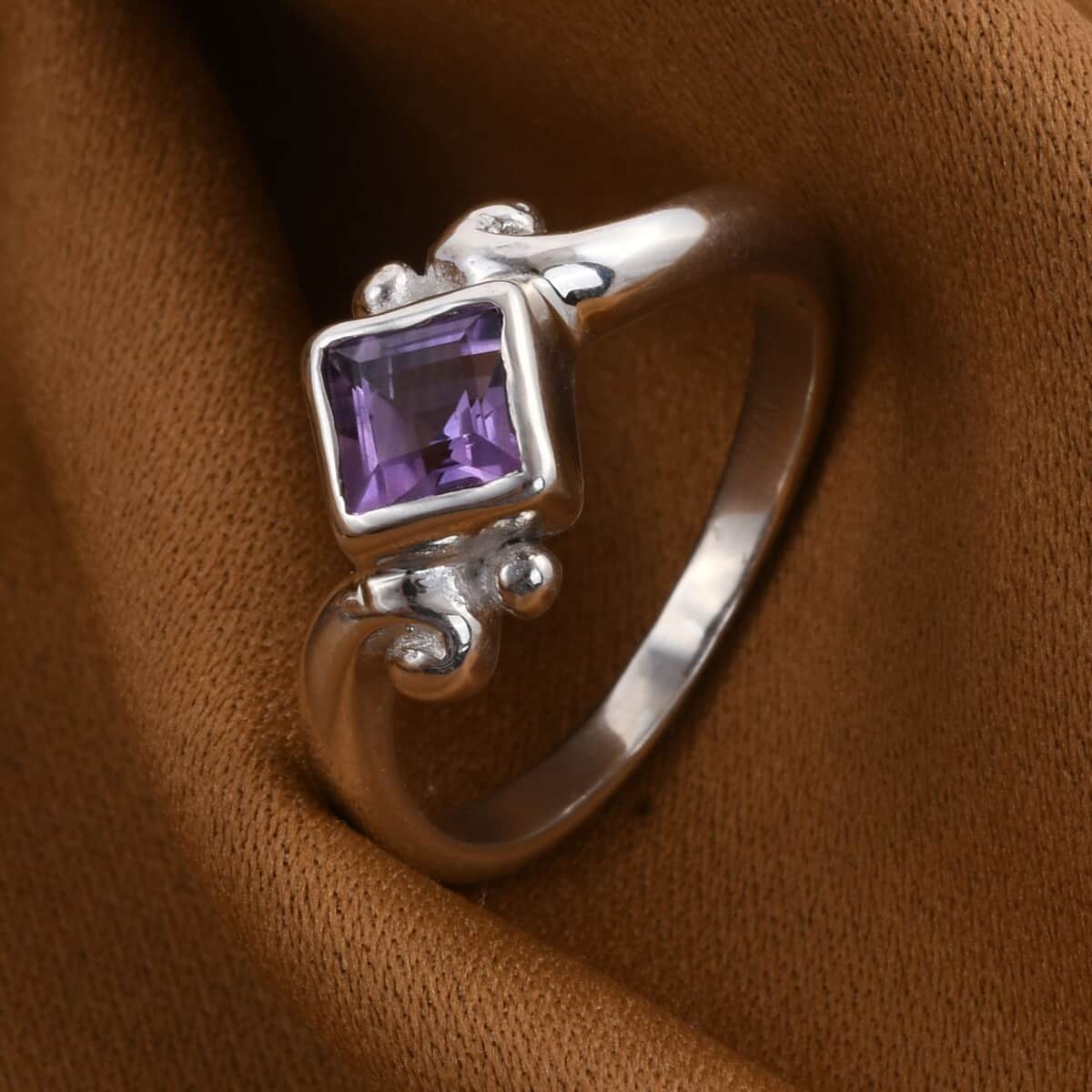 Bali Legacy Amethyst Solitaire Ring in Sterling Silver (Size 9.0) 0.60 ctw image number 1