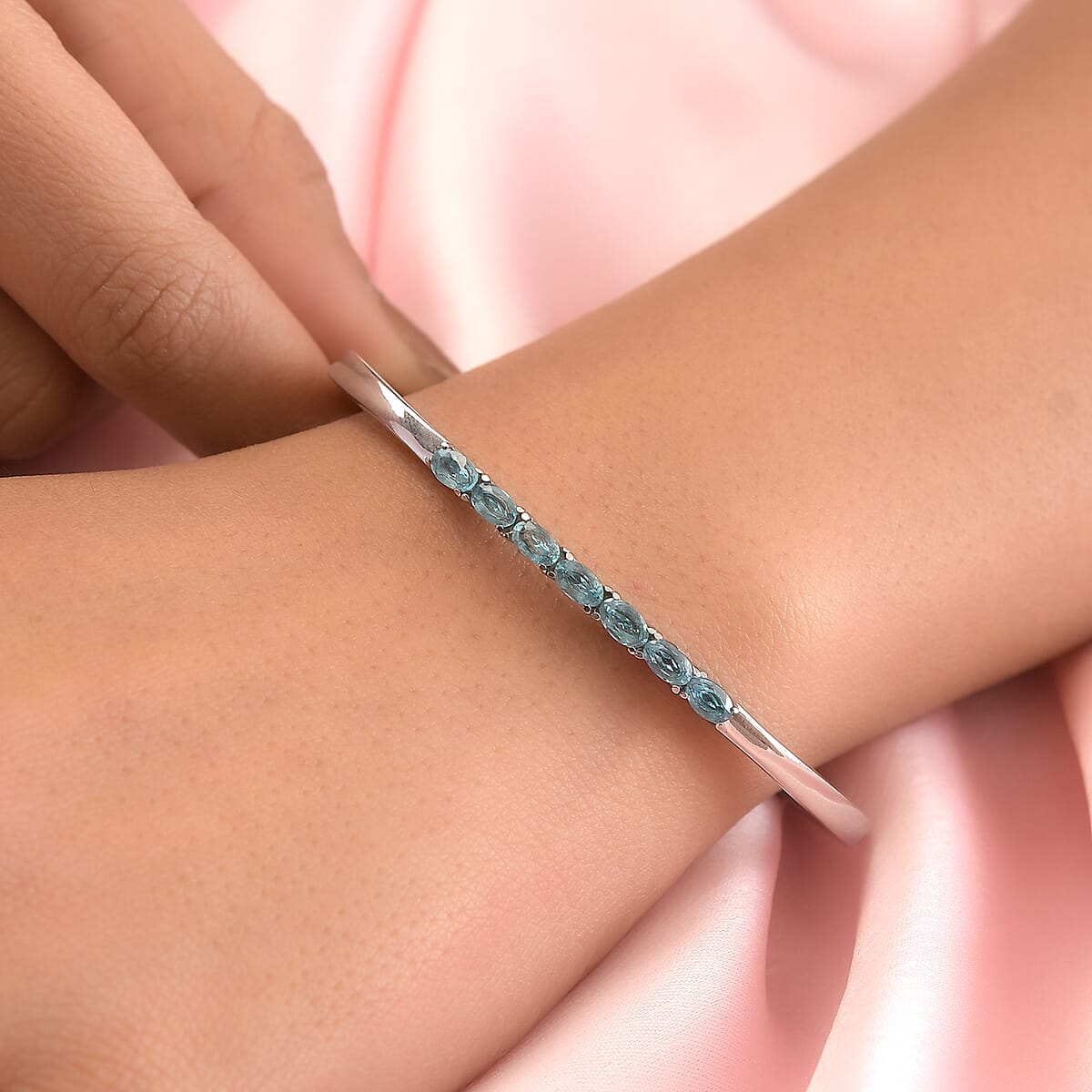 Madagascar Paraiba Apatite Bangle Bracelet in Stainless Steel (6.50 In) 1.65 ctw image number 2
