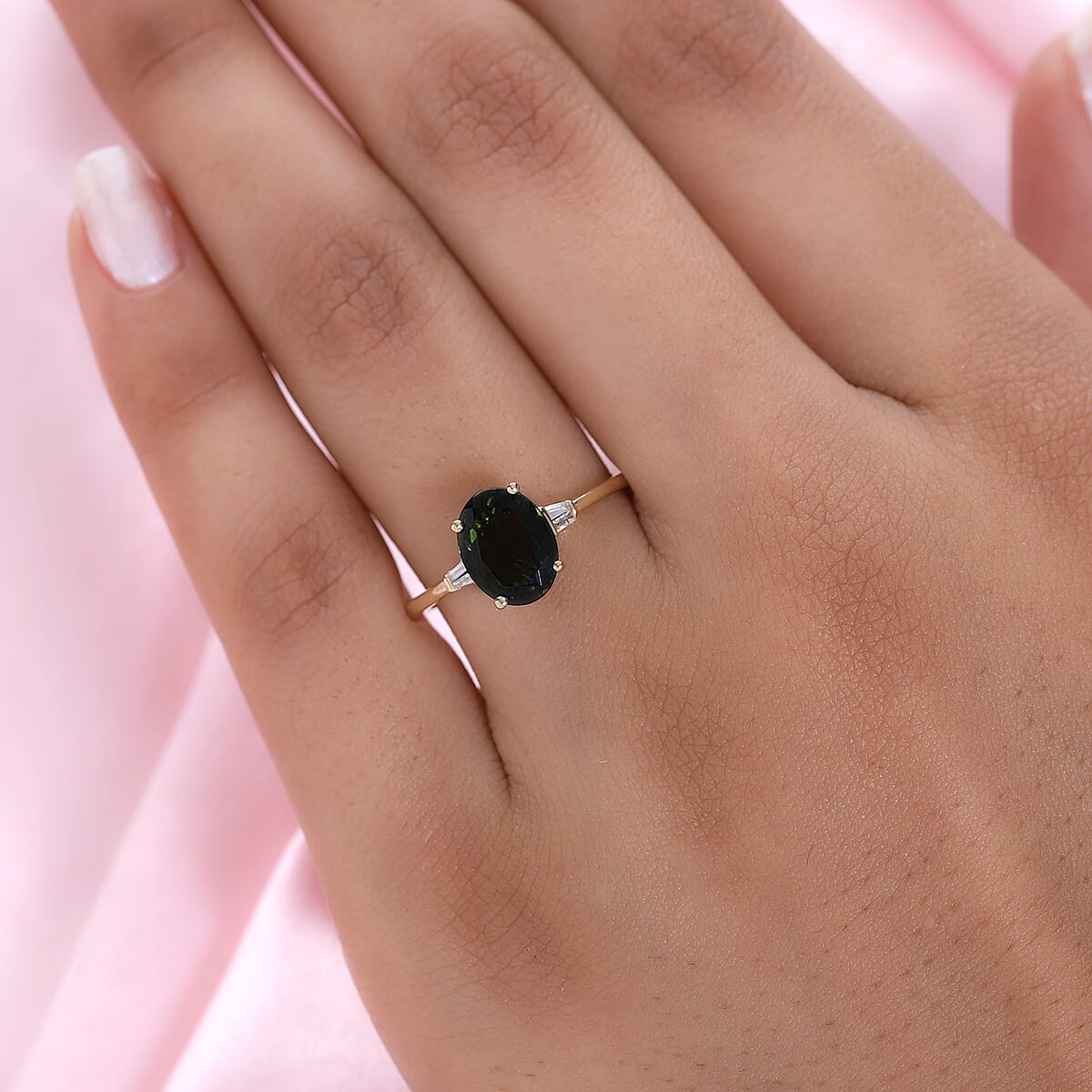 Luxoro 10K Yellow Gold Premium Tanzanian Chrome Tourmaline and Diamond Ring (Size 9.0) 1.75 ctw image number 2