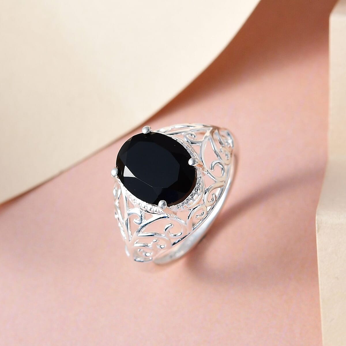 Black Onyx Solitaire Ring in Sterling Silver (Size 8.0) 2.10 ctw image number 1