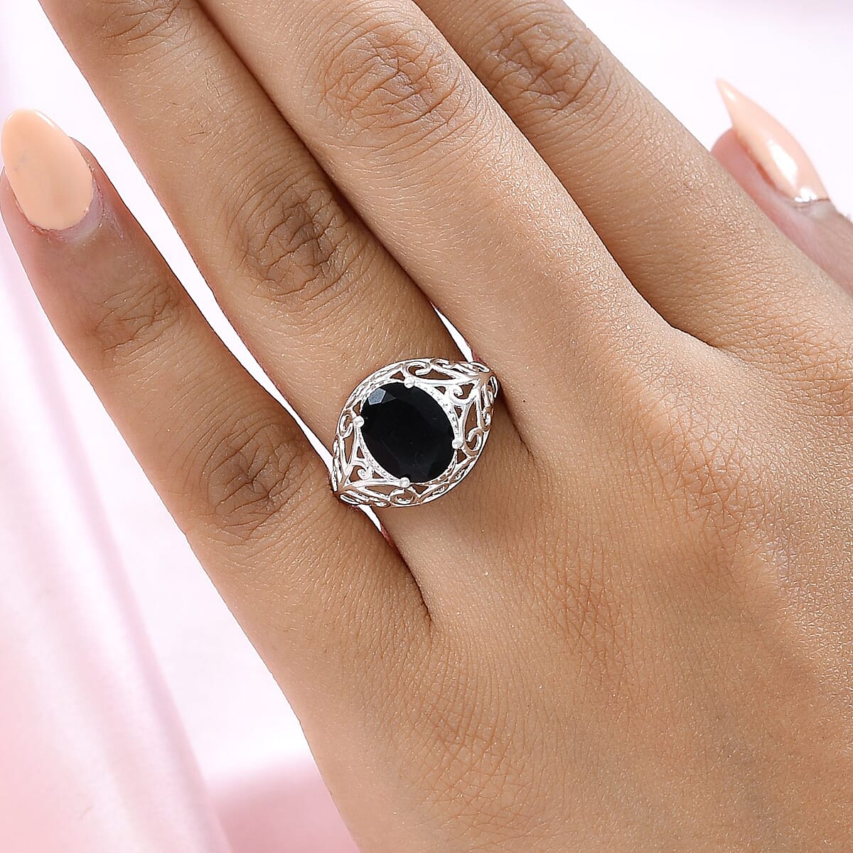 Black Onyx Solitaire Ring in Sterling Silver (Size 8.0) 2.10 ctw image number 2