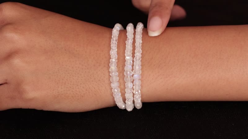 Premium Rainbow Moonstone Beaded Bracelet in Sterling Silver (7.25-9.25In) 65.50 ctw
