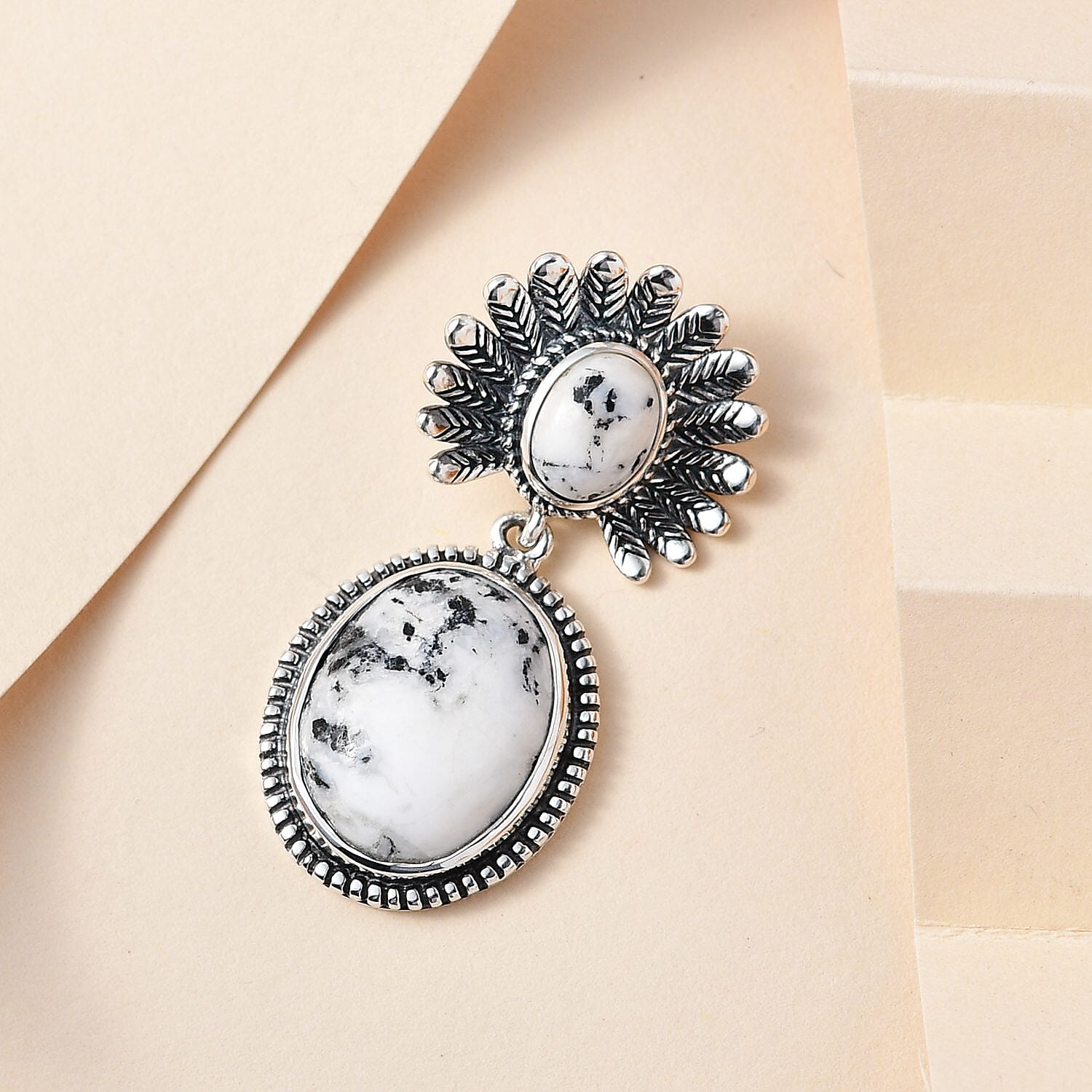 White Buffalo Pendant in Sterling Silver 10.50 ctw