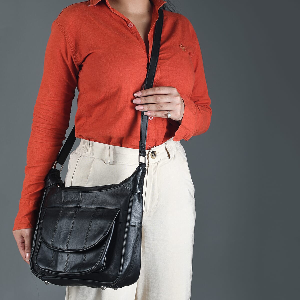 India International Leather Fair Closeout Black Genuine Leather Messenger Bag image number 1