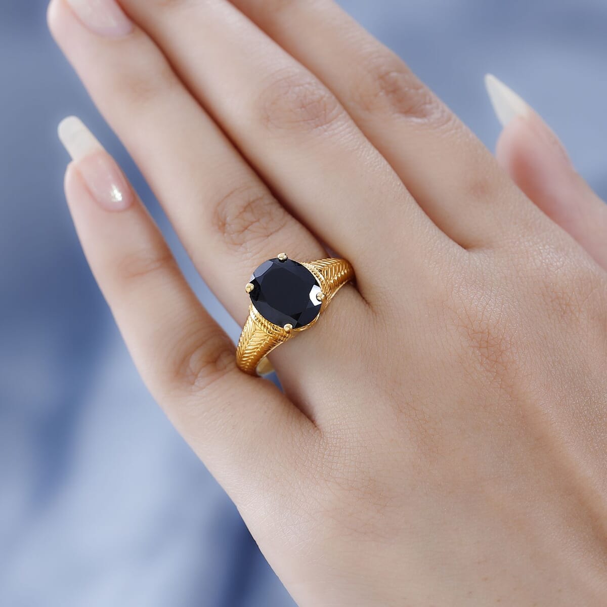 Natural Thai Black Spinel Solitaire Ring in Vermeil Yellow Gold Over Sterling Silver 4.85 ctw image number 2
