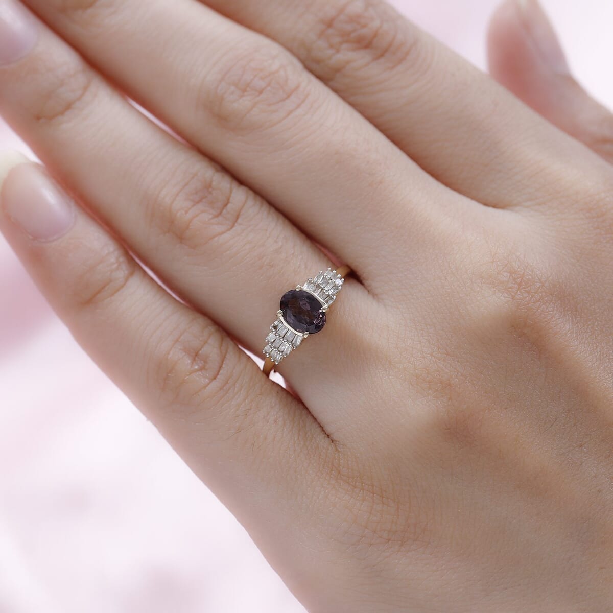 LUXORO 10K Yellow Gold Premium Natural Merelani Color Change Garnet and G-H I3 Diamond Ring 1.00 ctw image number 2