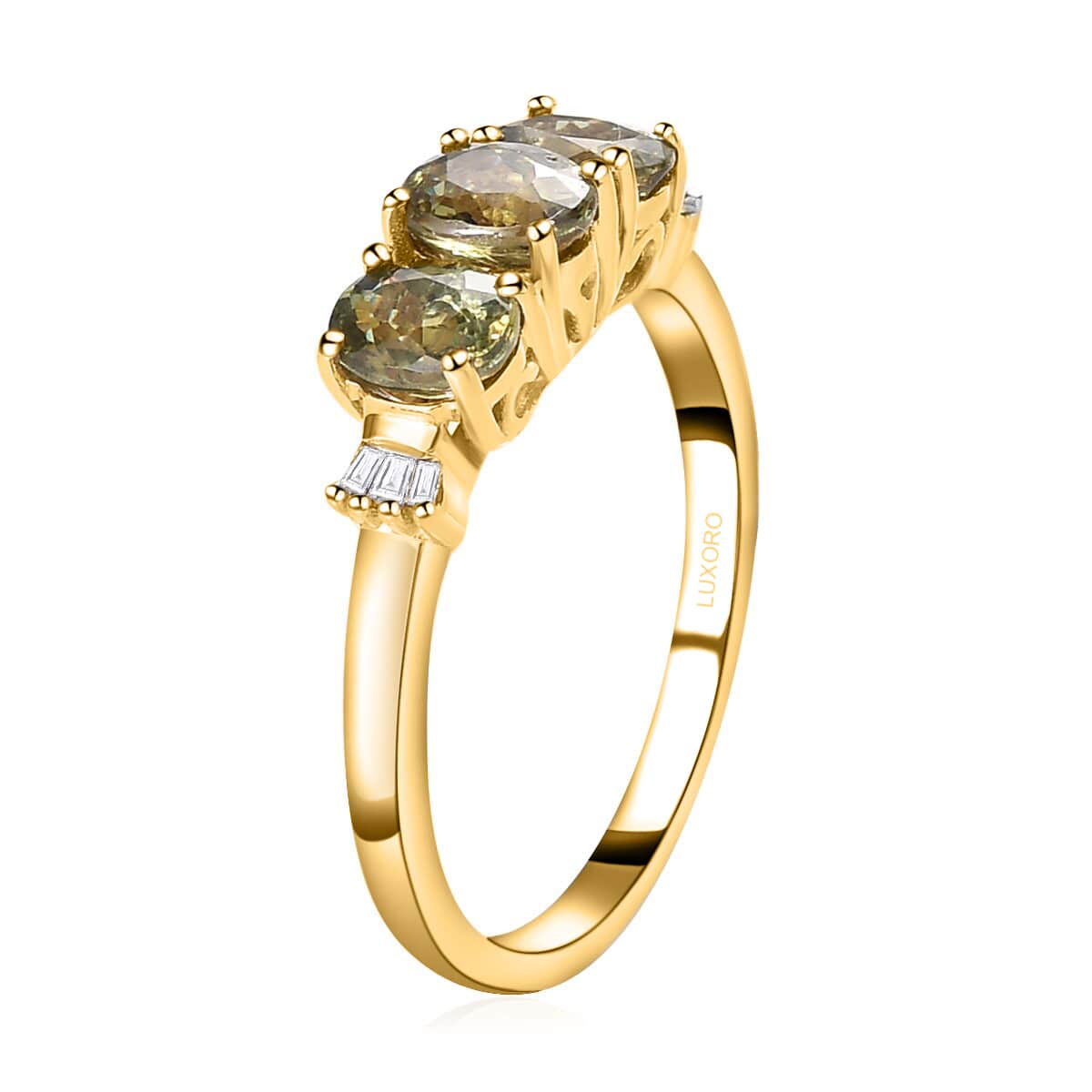 LUXORO 10K Yellow Gold Premium Natural Ambanja Demantoid Garnet, Diamond 3 Stone Ring (Size 8.0) 1.50 ctw image number 3