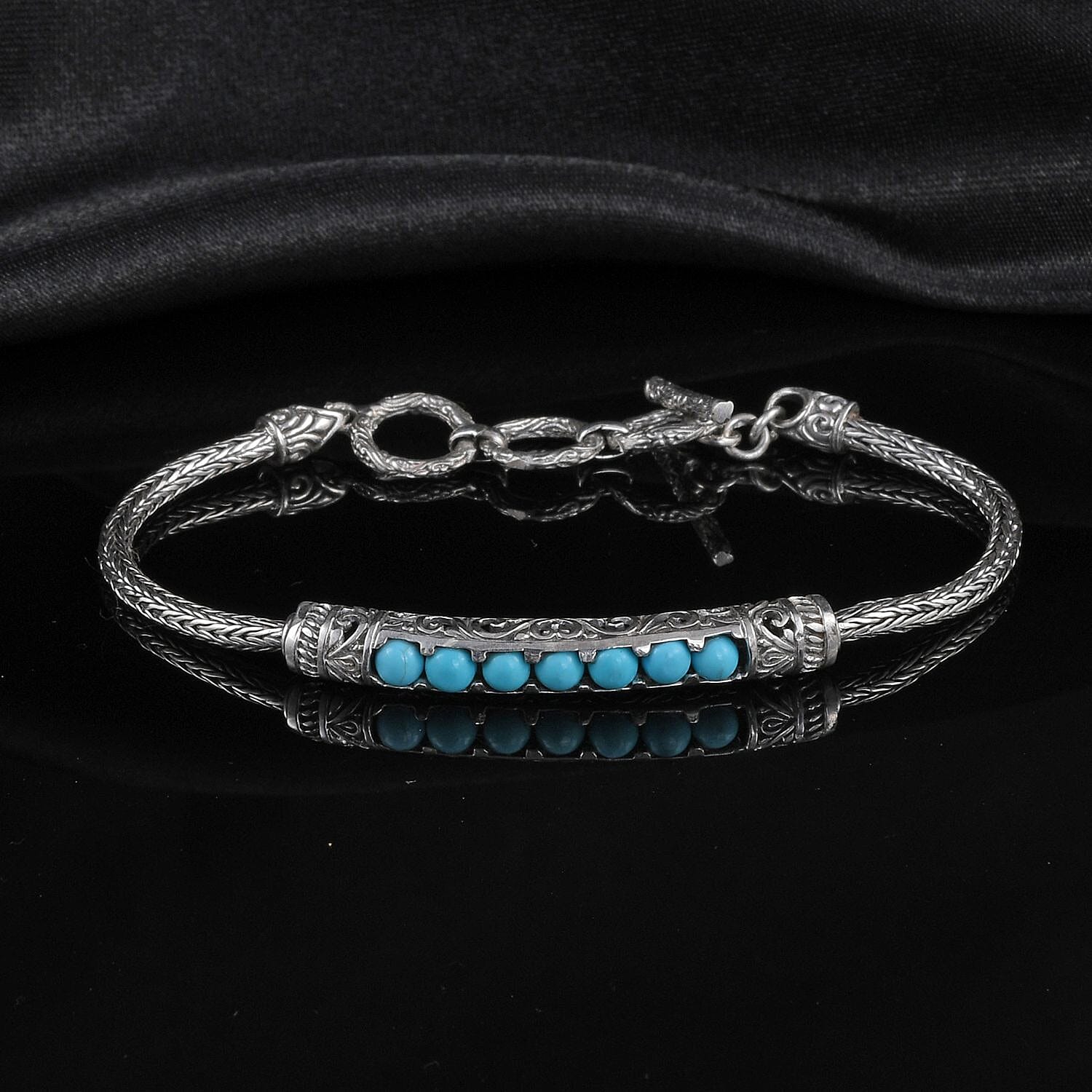 Bali Legacy Sleeping Beauty Turquoise Bracelet in Sterling Silver (7.50 In) 1.80 ctw