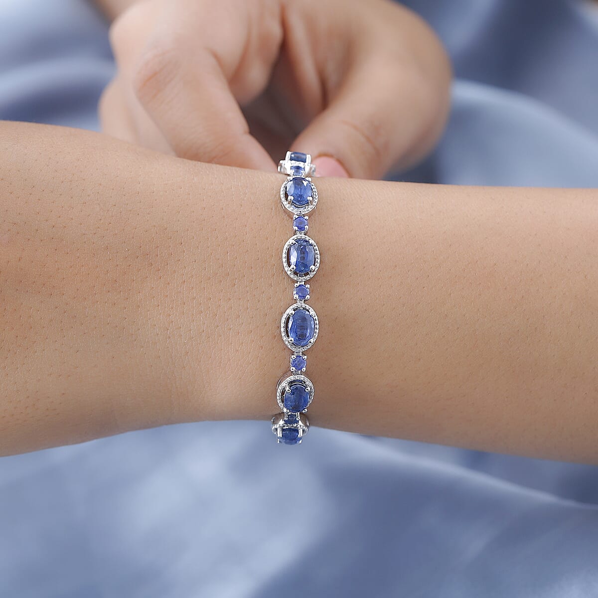 Doorbuster Kashmir Kyanite Bracelet in Platinum Over Sterling Silver (6.50 In) 16.00 ctw image number 2