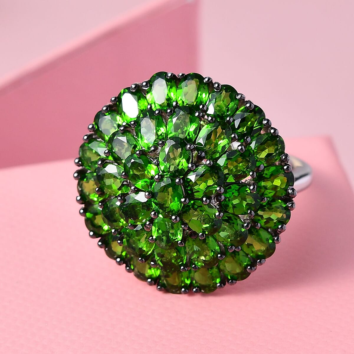 Natural Chrome Diopside Floral Ring in Platinum Over Sterling Silver (Size 5.0) 7.00 ctw image number 1