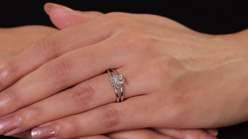 Doorbuster Polki Diamond Flower Ring in Sterling Silver (Size 10.0) 0.25 ctw
