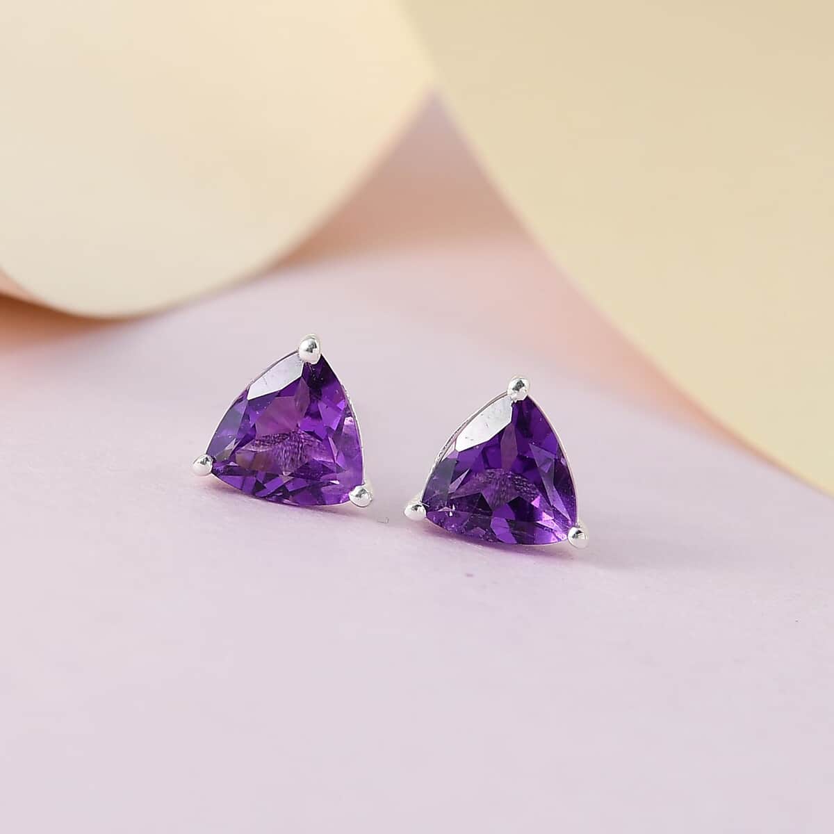 African Amethyst 1.00 ctw Solitaire Stud Earrings in Sterling Silver image number 3