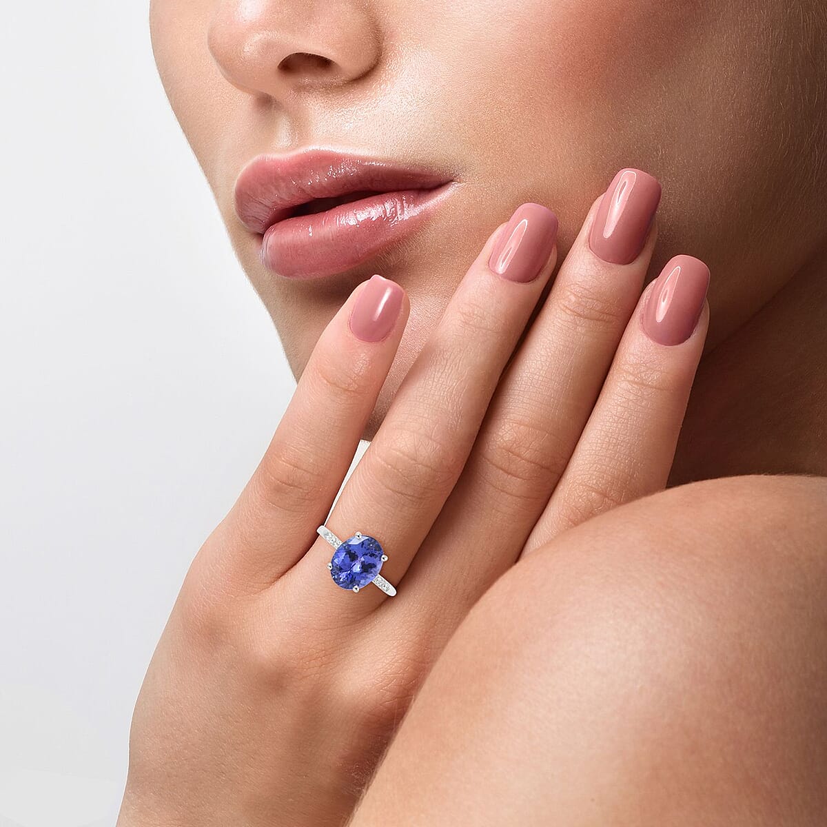 Certified & Appraised Iliana 18K White Gold AAA Tanzanite and G-H SI Diamond Ring (Size 9.0) 3.50 ctw image number 2