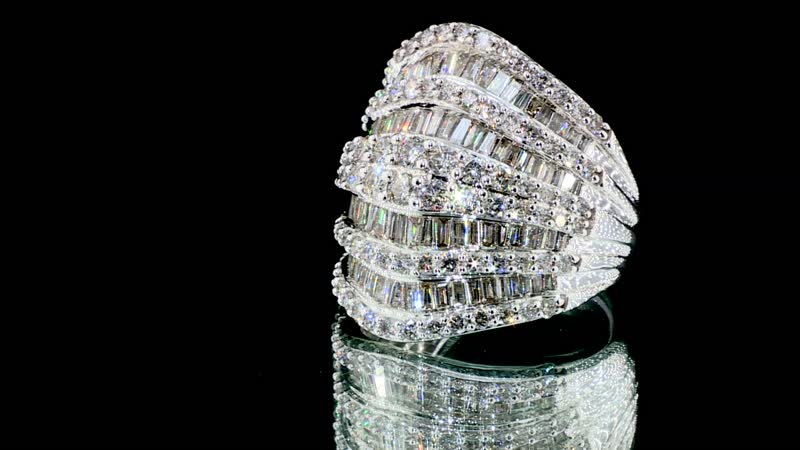 NY Closeout 10K White Gold Diamond Ring 7.60 Grams 3.00 ctw