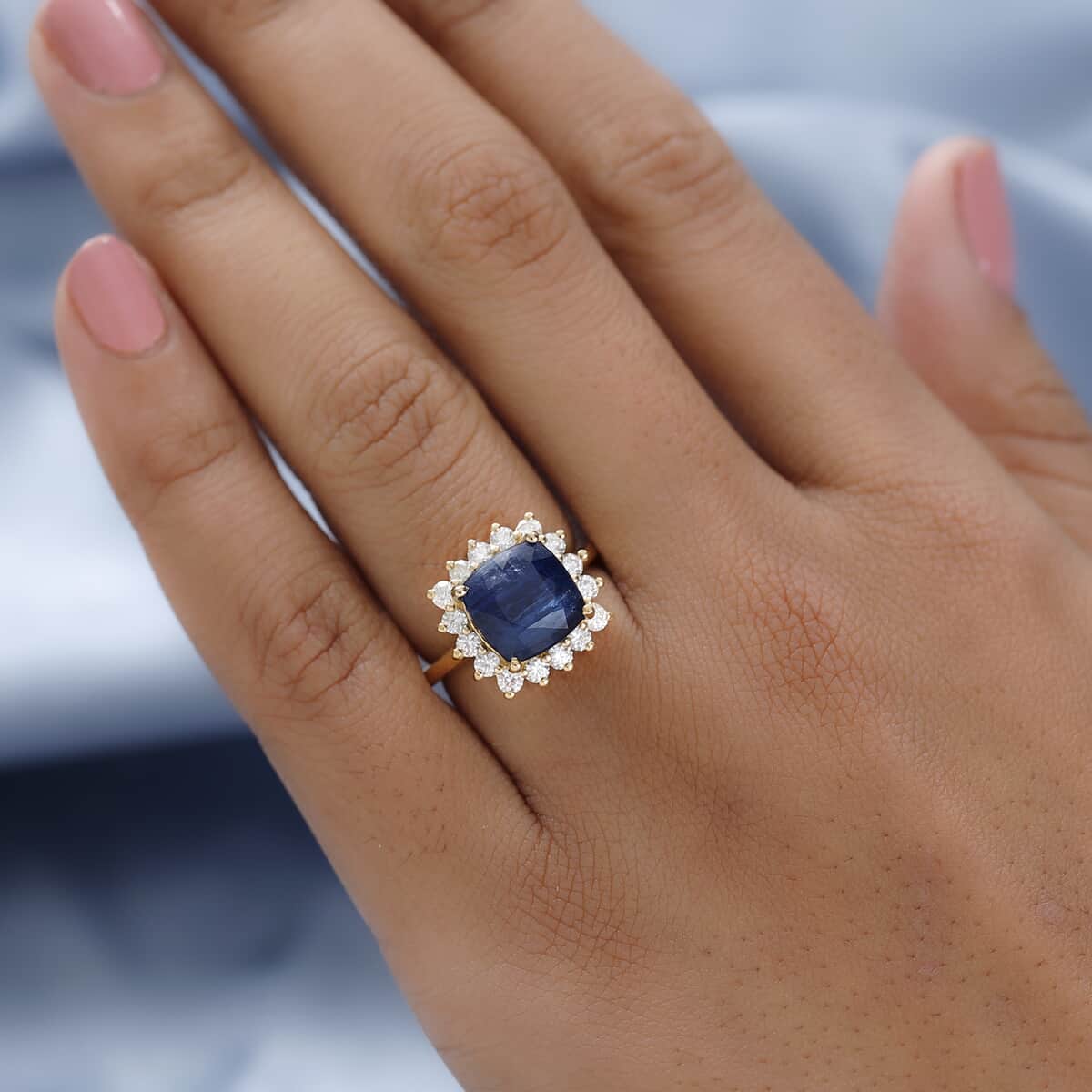 Premium Kashmir Kyanite and Moissanite Halo Ring in Vermeil Yellow Gold Over Sterling Silver 4.50 ctw image number 2