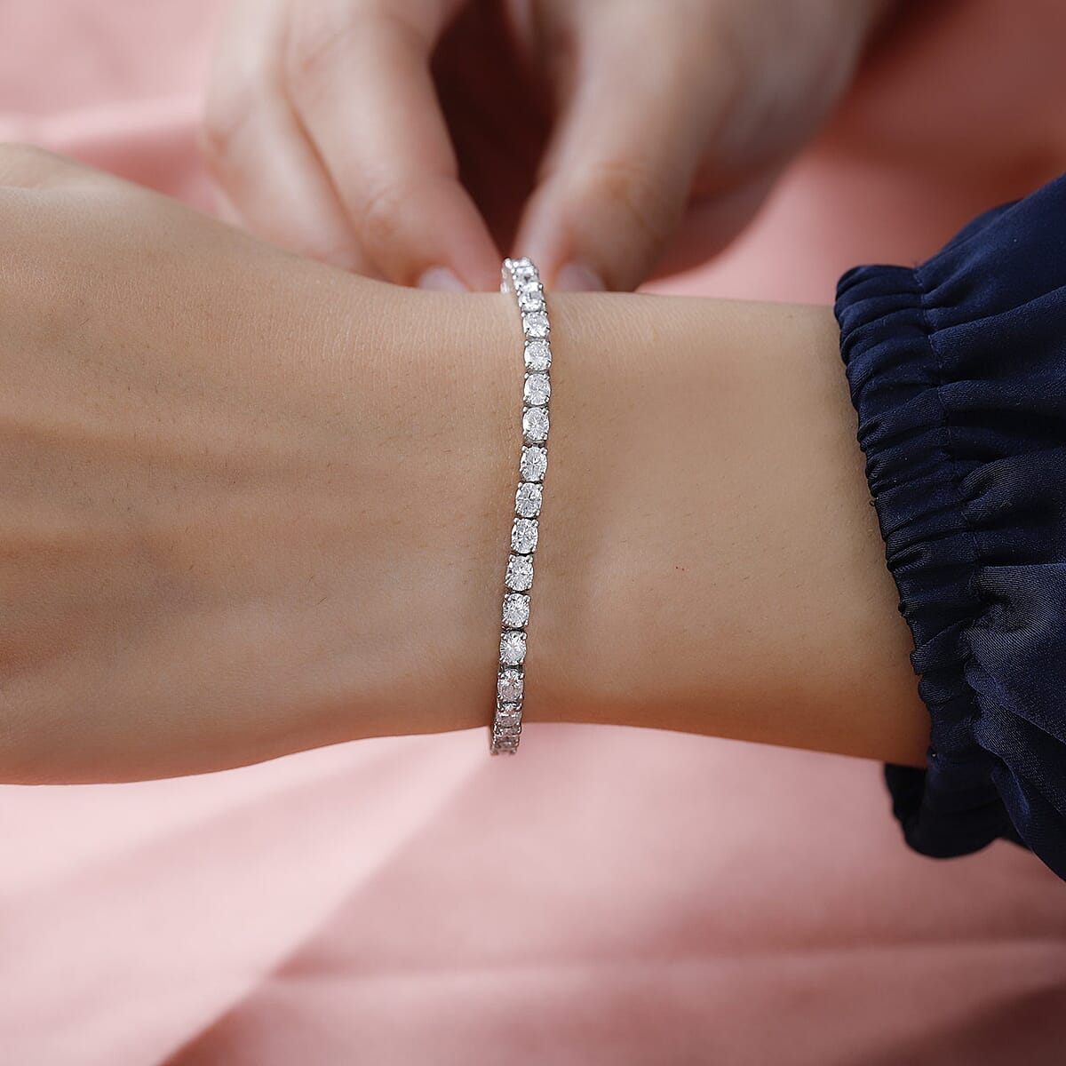 Moissanite Tennis Bracelet in Platinum Over Sterling Silver (7.25 In) 4.20 ctw image number 2