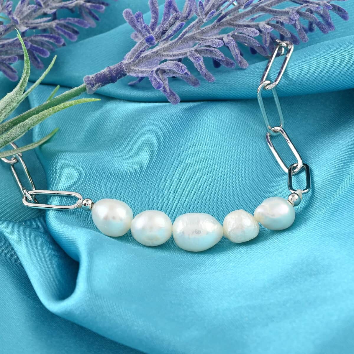 White Freshwater Pearl Paper Clip Chain Bracelet in Silvertone (8-10In) image number 1