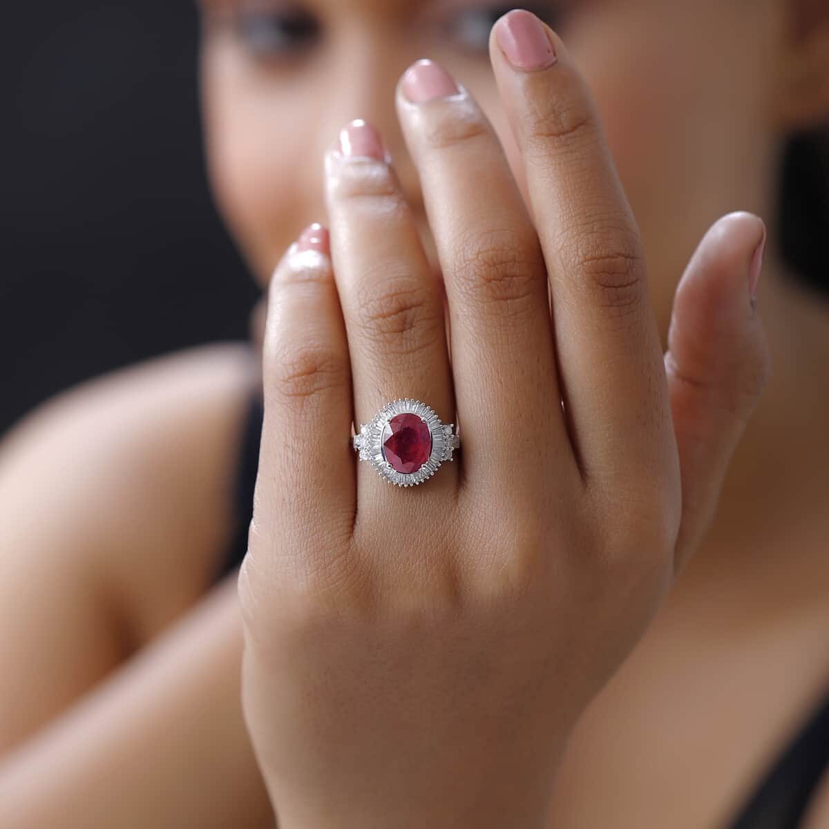 Luxoro 10K White Gold Premium Niassa Ruby (FF) and Diamond Ring (Size 7.0) 4.10 ctw image number 2