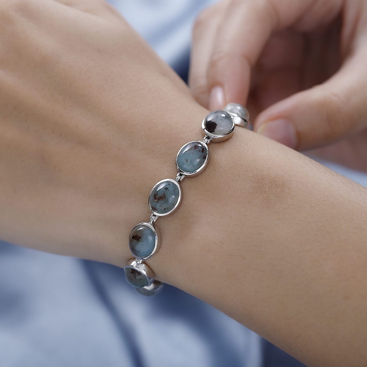 Natural Zimbaprase Bracelet in Platinum Over Sterling Silver (6.50 In) 13.50 Grams 40.00 ctw image number 2