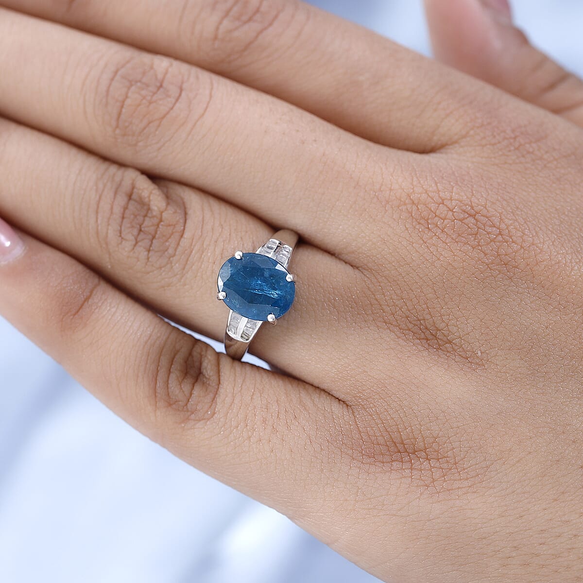 Malgache Neon Apatite and Diamond Ring in Platinum Over Sterling Silver (Size 7.0) 3.85 ctw image number 2