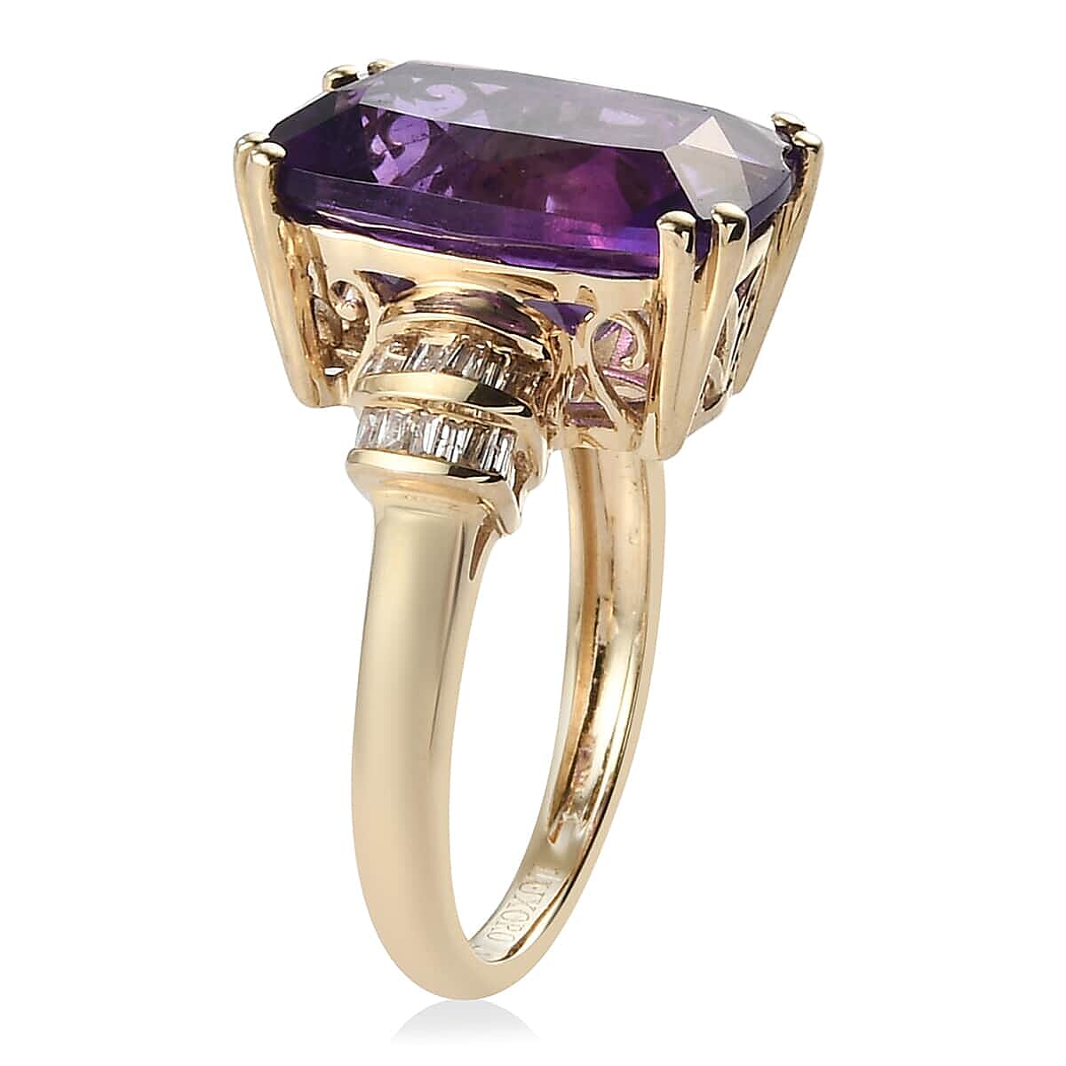 Luxoro 10K Yellow Gold AAA Lusaka Amethyst, Diamond (0.20 cts) Ring (Size 6.5) 6.75 ctw image number 3