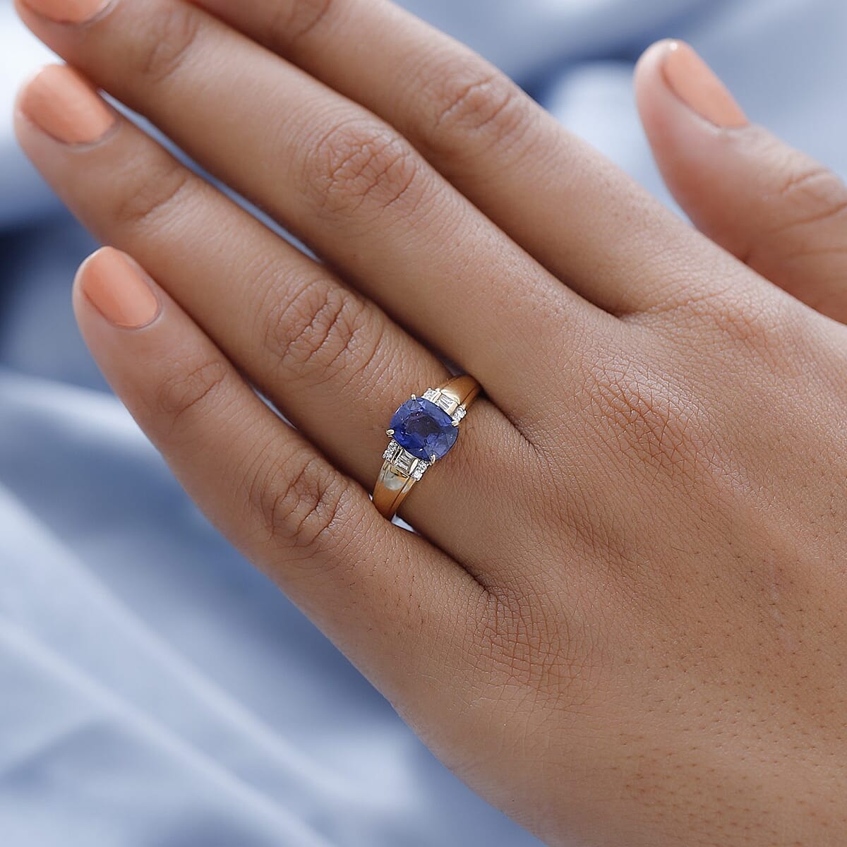 ILIANA 18K Yellow Gold AAA Tanzanian Color Change Sapphire and GH SI Diamond Ring 4.8 Grams 2.20 ctw image number 2