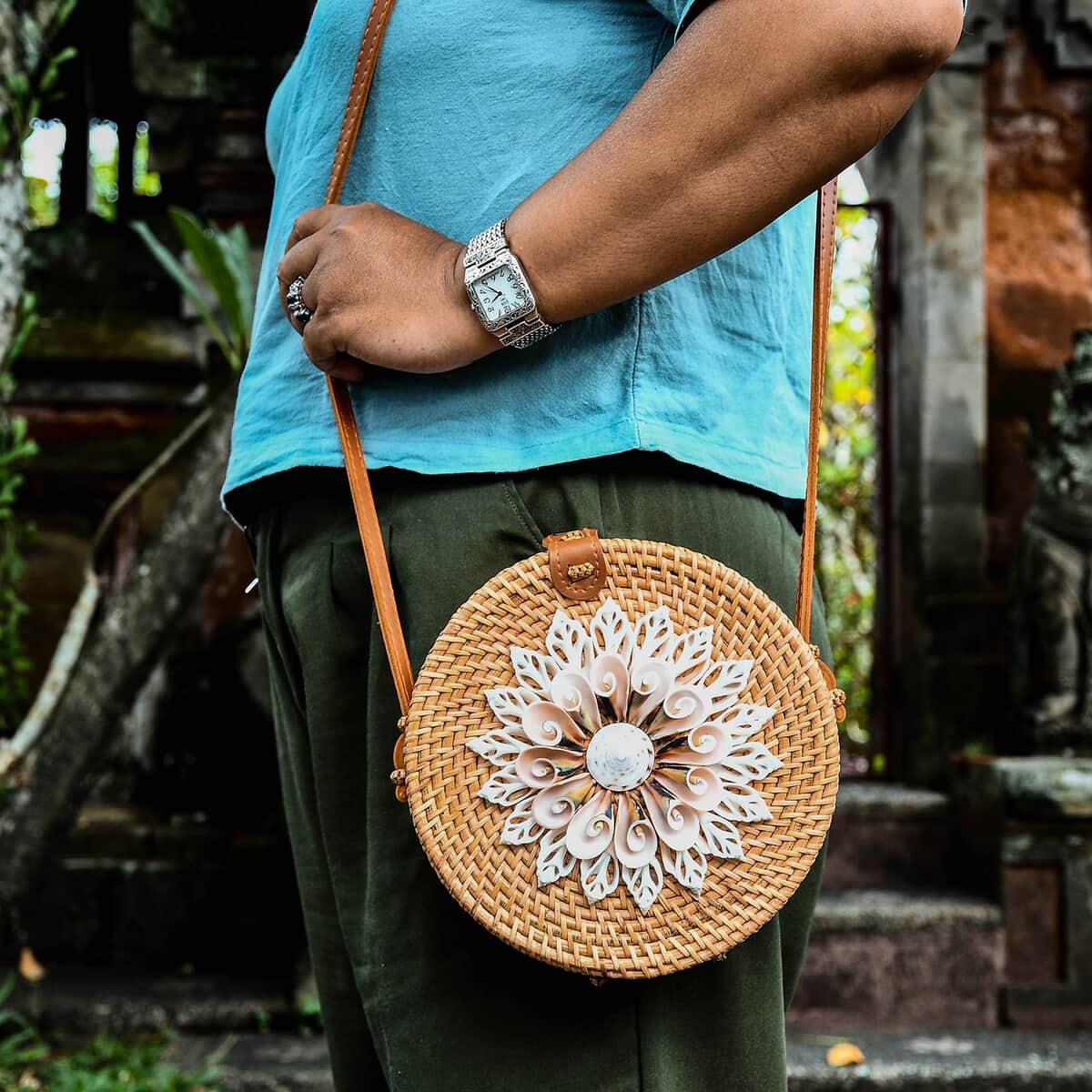 Brown Handcrafted Rounded Rattan Crossbody Bag (7.87"x7.87"x2.76") with Leather Strap image number 1