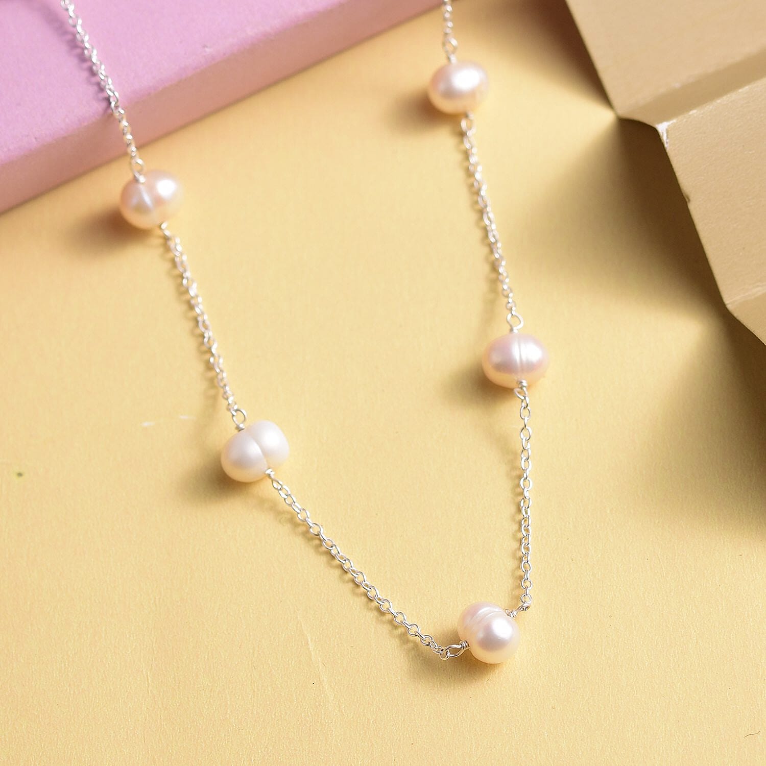 Freshwater White Pearl - Product card gallery slide 2 (9431502848255)
