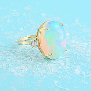 Certified & Appraised Iliana AAA Ethiopian Welo Opal and G-H SI Diamond 7.75 ctw Ring in 18K Yellow Gold (Size 7.0)