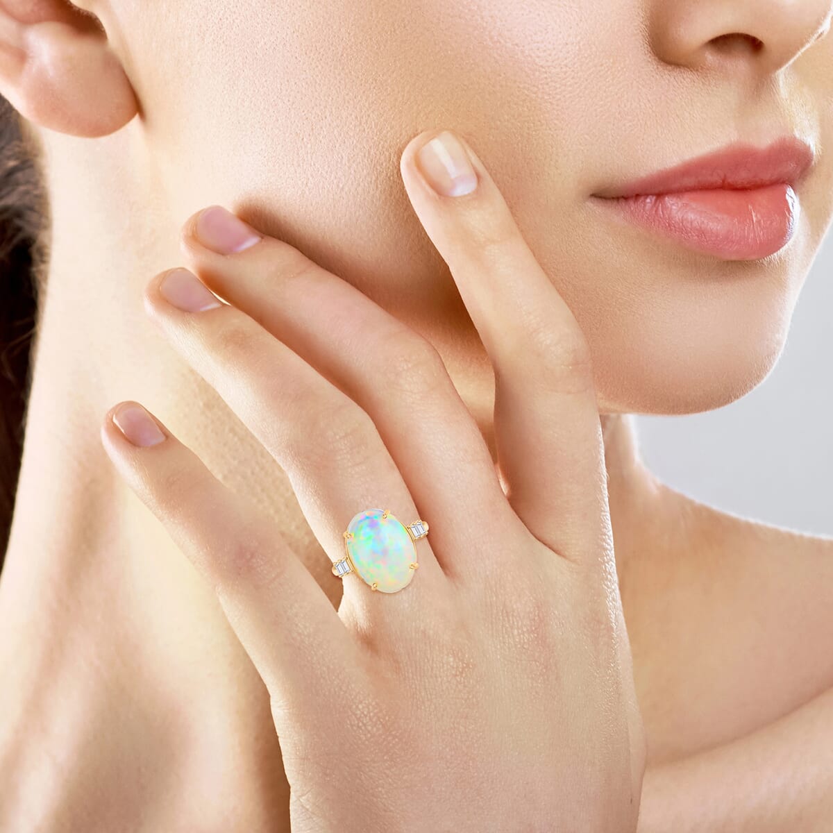 Certified & Appraised Iliana AAA Ethiopian Welo Opal and G-H SI Diamond 7.75 ctw Ring in 18K Yellow Gold (Size 8.0) image number 2