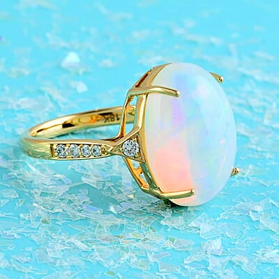 Certified & Appraised Iliana 18K Yellow Gold AAA Ethiopian Welo Opal and G-H SI Diamond Ring (Size 10.0) 4 Grams 5.80 ctw