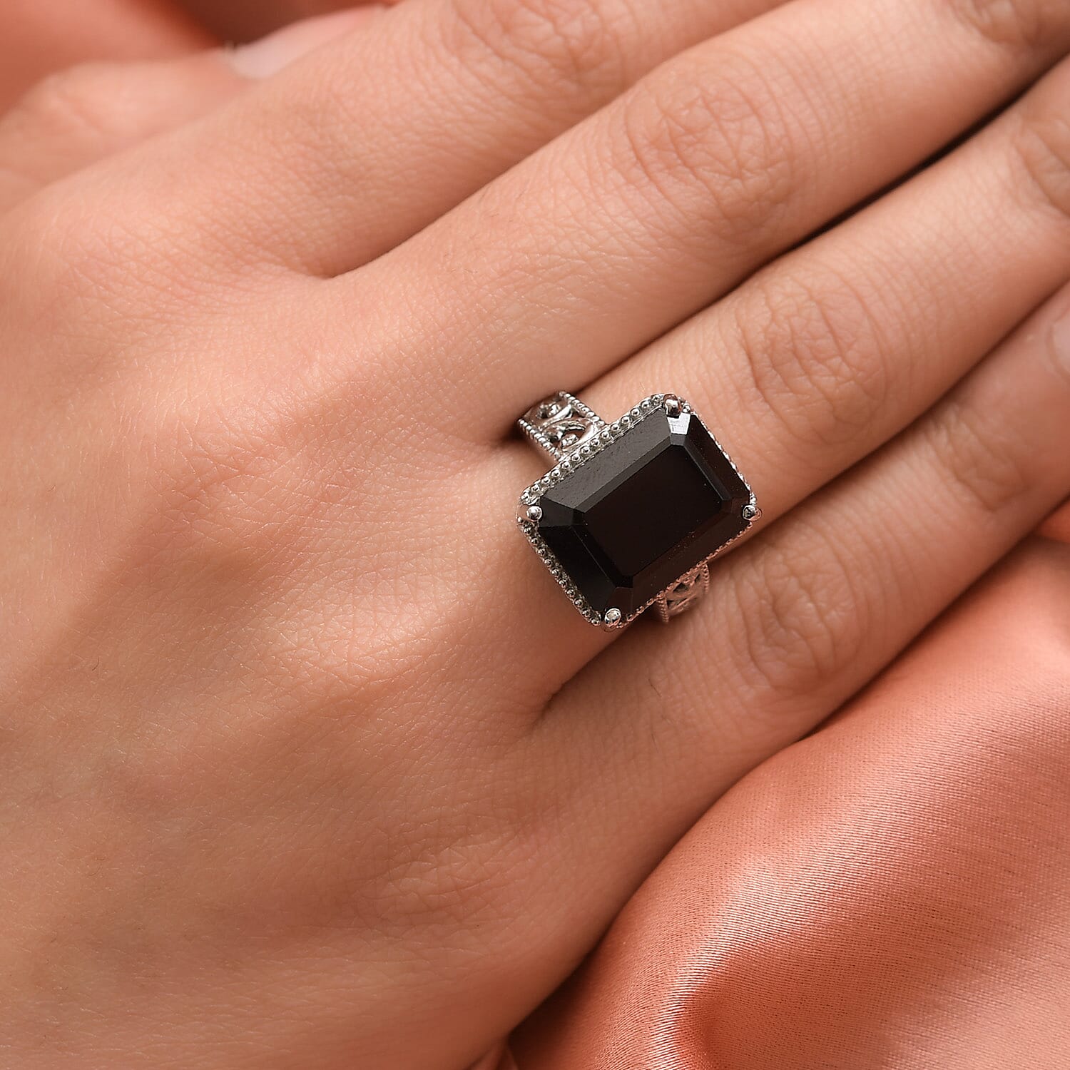 10 - Product card gallery slide 3 (10144689291547)