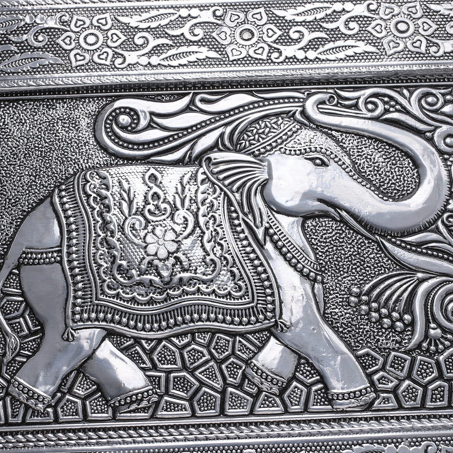 Handcrafted Elephant 3D Embossed Aluminium Oxidized Storage Box 