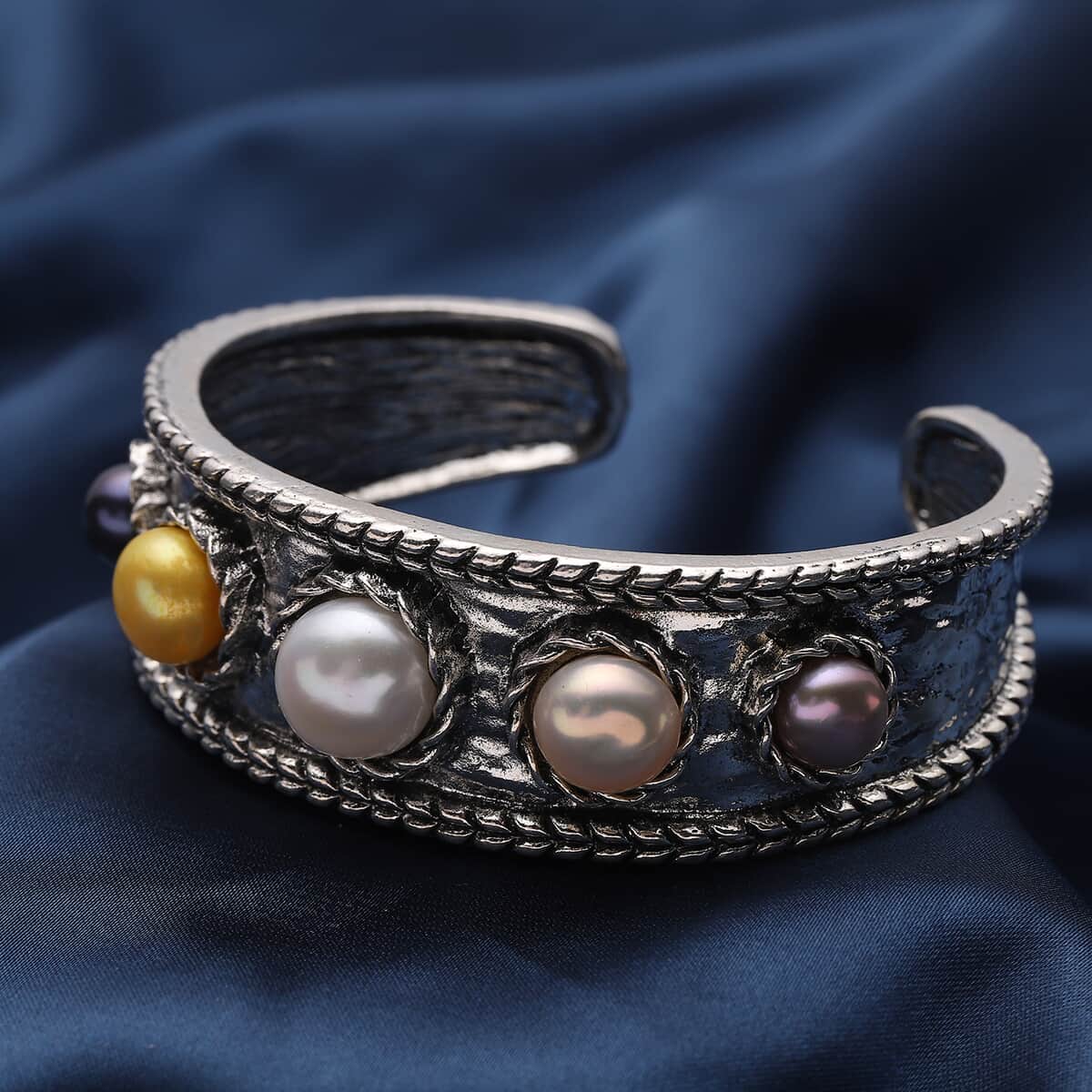 Multi Color Freshwater Pearl Cuff Bracelet in Silvertone (7.50 In) image number 1